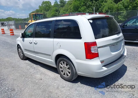 2016 Chrysler Town & Country Touring z USA, uszkodzony, nr VIN 2C4RC1BG6GR229748